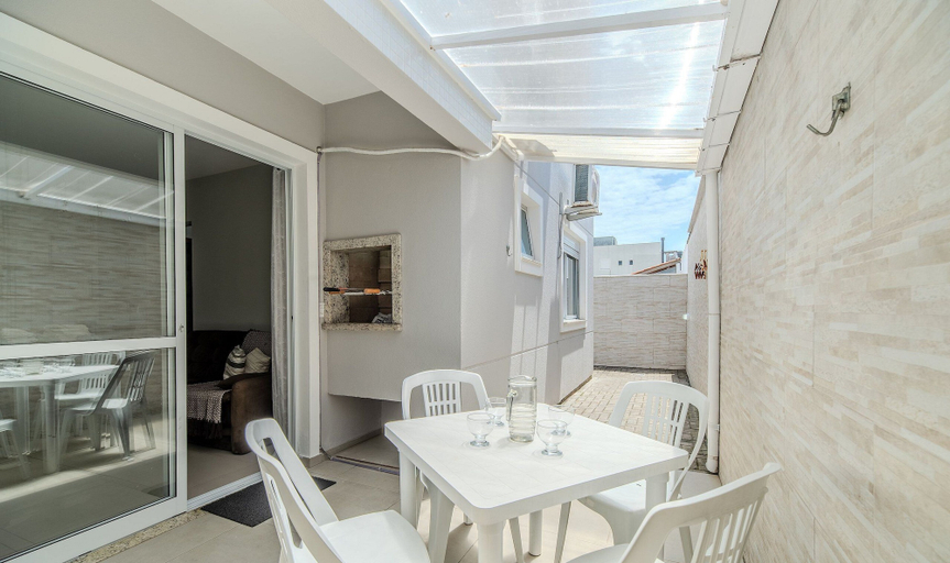Outdoor dining 3, Ap w/ BBQ 600 m From the Beach in Floripa Rli0101, Florianopolis
