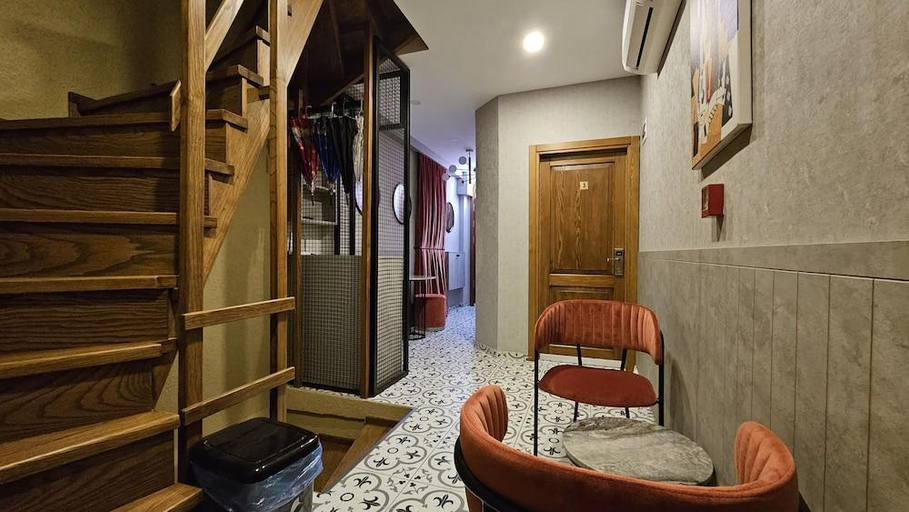 Others 5, TAKSIM SUITE, Beyoğlu