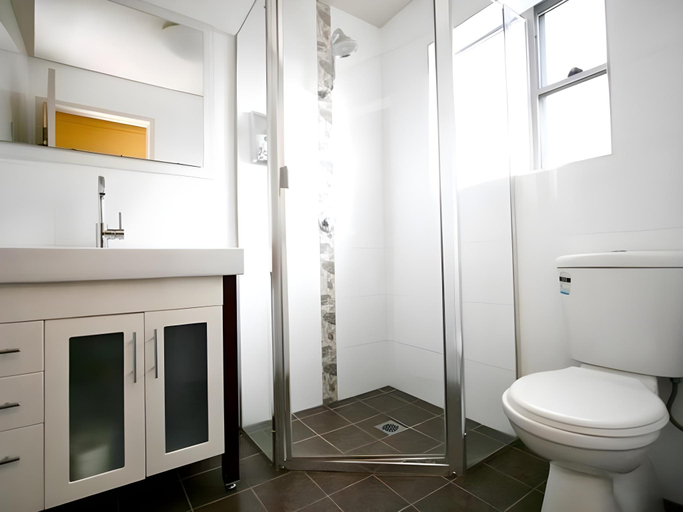 Bathroom 5, Station Hotel Motel, Cessnock