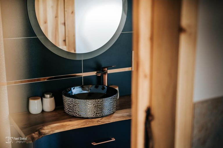 Bathroom 5, Lawendowy Zakret, Bieszczady