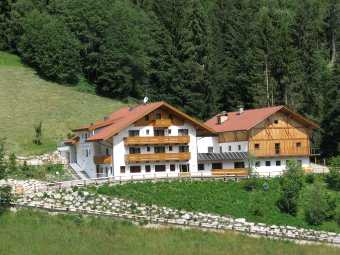 Others 2, Residence Muhlegg, Bolzano