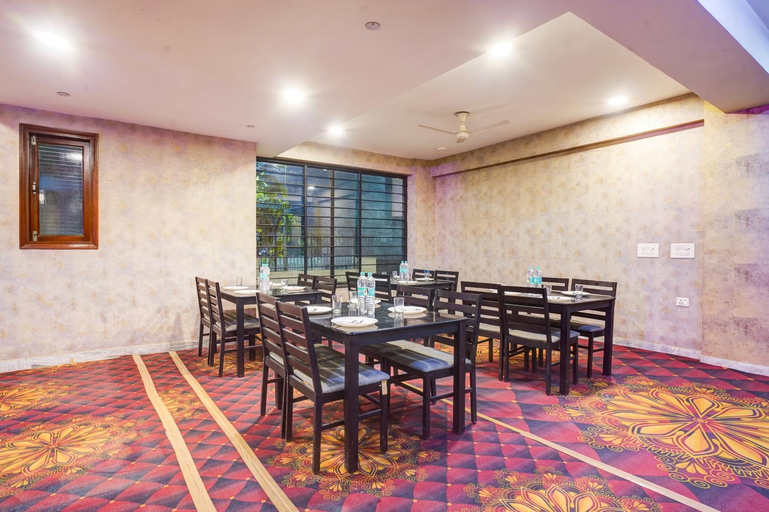 Food & Drinks 5, Hotel The York, Gautam Buddha Nagar