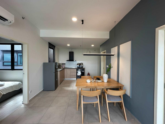 5, Modern Suite in Seri Kembangan | Nearby MRT, Seri Kembangan