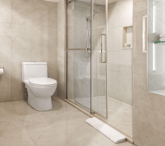 Bathroom 5, Chateau Vaudreuil, Vaudreuil-Soulanges