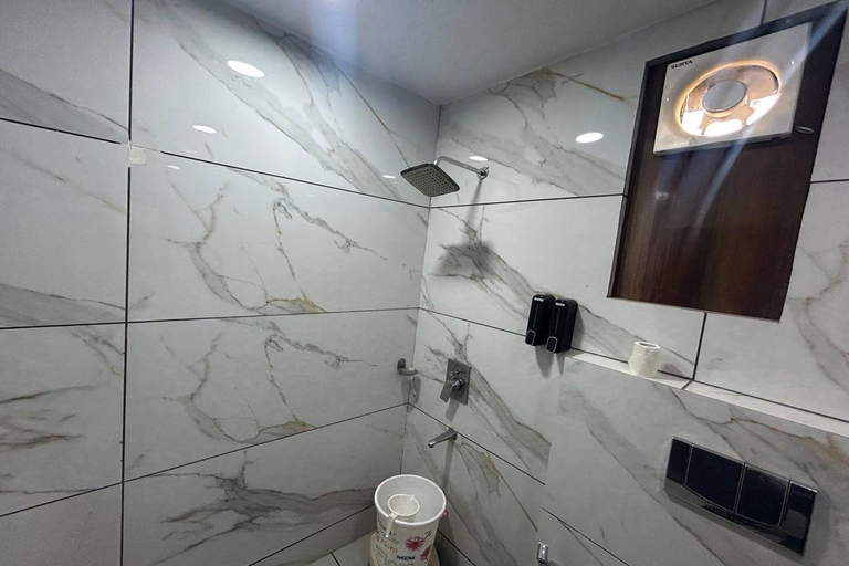 Bathroom 4, HOTEL SINGH CONTINENTAL, Delhi