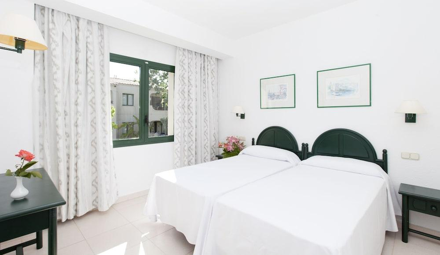 Bedroom 3, Valentin Son Bou Apartments, Baleares
