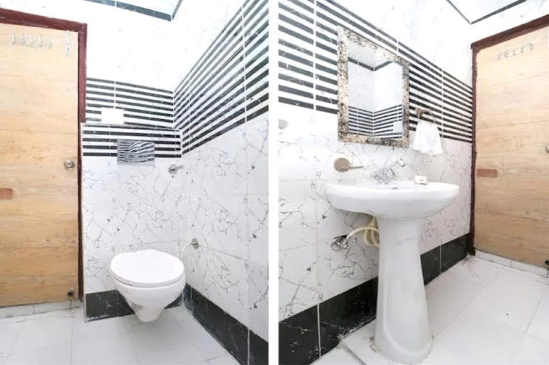 Bathroom 2, Hotel Reflection Suites, Delhi