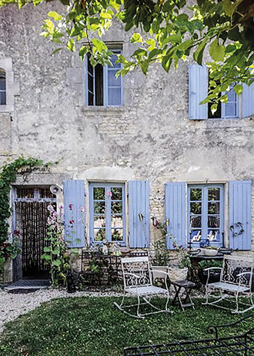 Others 4, le vieux prieure, Charente-Maritime