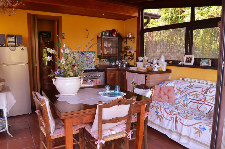 Food & Drinks 5, LA CASTELLANA Una Finestra sul Mare- Air Conditioned, La Spezia