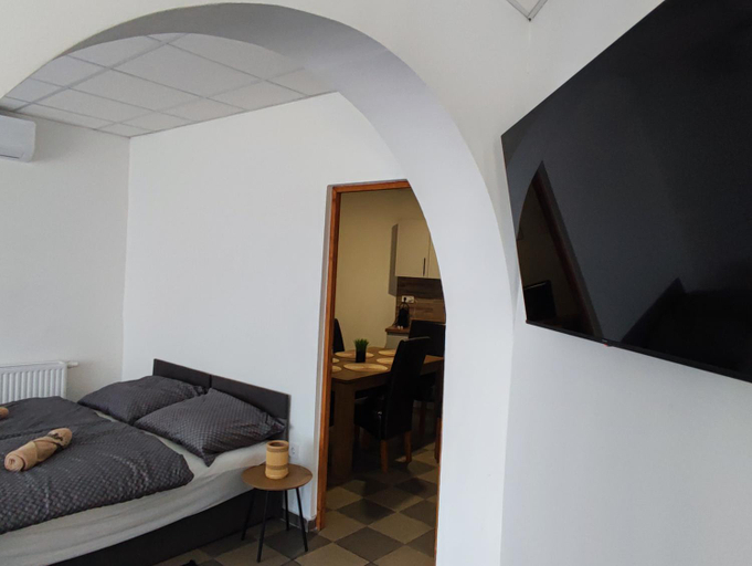 Facilities 4, Bastya Apartman, Tata