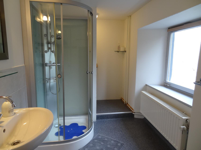 Bathroom 4, La Fermette Blanche, Luxembourg