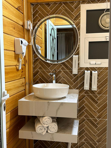 Bathroom 3, Wadi Bani Khalid-Al Joud Green hostel A-Frame Cabin, Biddiya