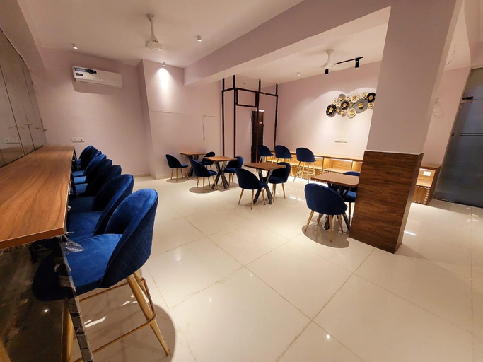 Food & Drinks 4, Hotel Stiltstay, Gautam Buddha Nagar