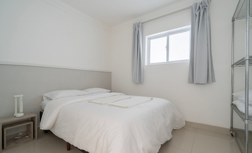 Room 4, Apt 1 Block From Beach in BC Great Location Cep093, Balneário Arroio do Silva
