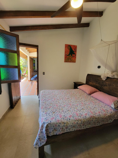 Bedroom 5, Beautiful Double Room, Private Bathroom, Garden, Santiago de Cali