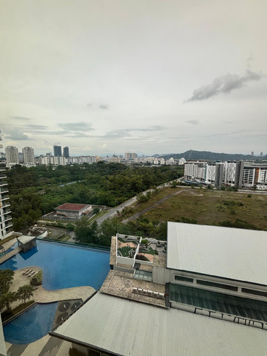 Swimming pool [outdoor], Cozy Condo Walking Distance to Stadium Bukit Jalil, Kuala Lumpur