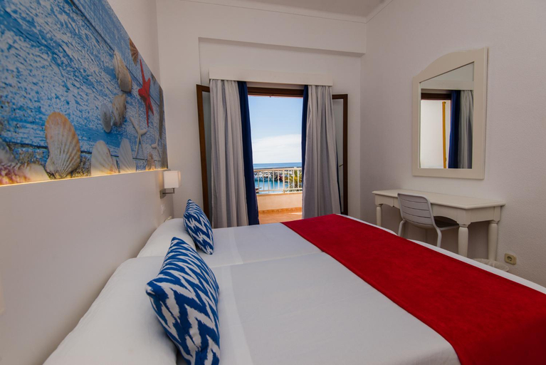 Others 3, Hostal Cala Ratjada, Baleares