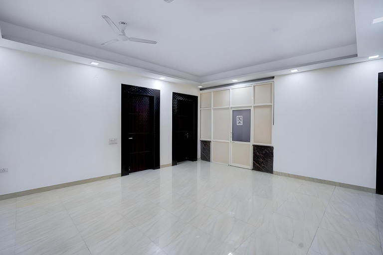 Others 5, PLAY-THE GLORY HOTEL couple friendly, Gautam Buddha Nagar