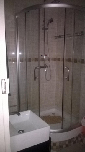 Bathroom 3, Comfort Palace, Chobe