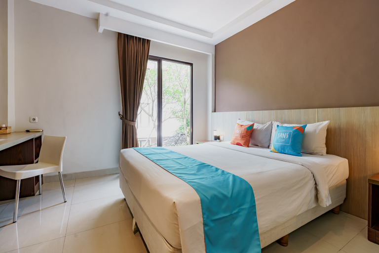 RedDoorz Plus @ TB Simatupang Room Type - Superior Room