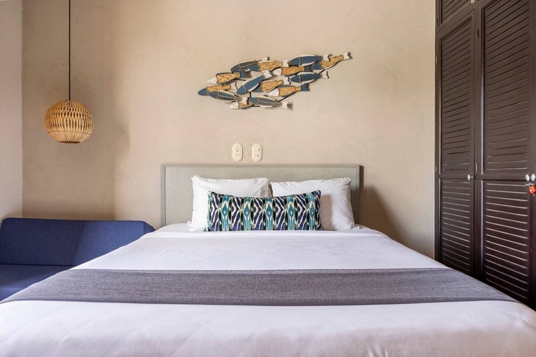 Room 4, Bahia Encantada C3, Garabito