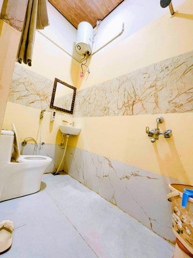Bathroom 2, Hotel Shri Keshav Haveli, Sikar