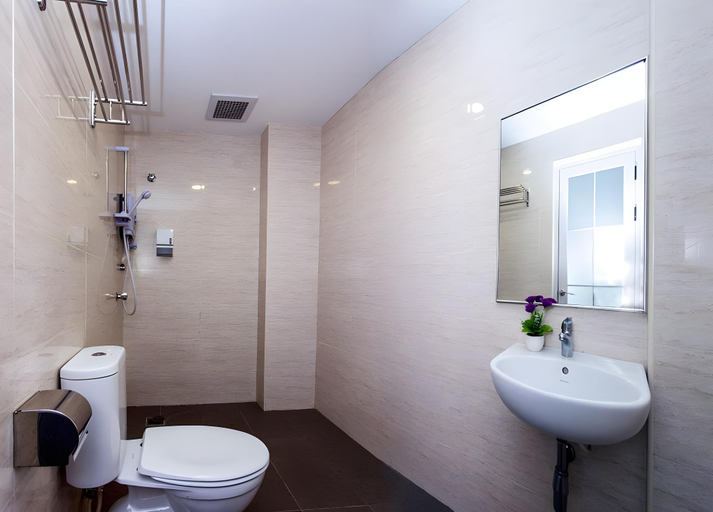 Bathroom 4, GM Hotel Metro, Petaling Jaya