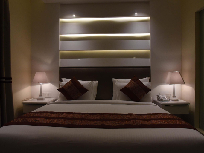 Bedroom 3, Hotel Picasso Naraina, Delhi