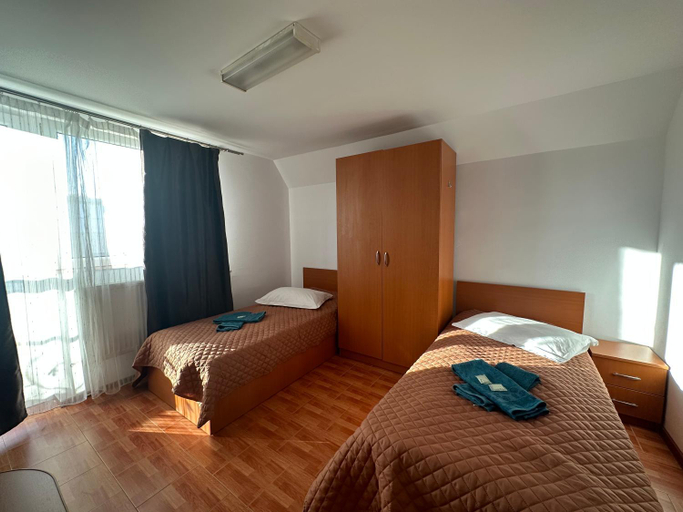 Others 4, Casa Rustic Pitesti 2, Pitesti