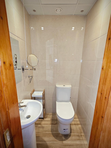 Bathroom 2, Mountain View Accommodation