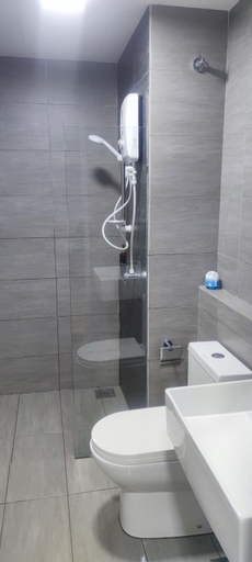 Bathroom 1, Mayabay Residence Gamuda Cove DDShomestays , Kuala Langat