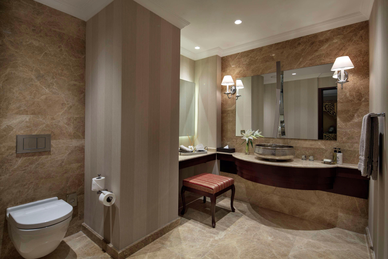 Bathroom 5, Hilton Istanbul Bosphorus Hotel, Beşiktaş
