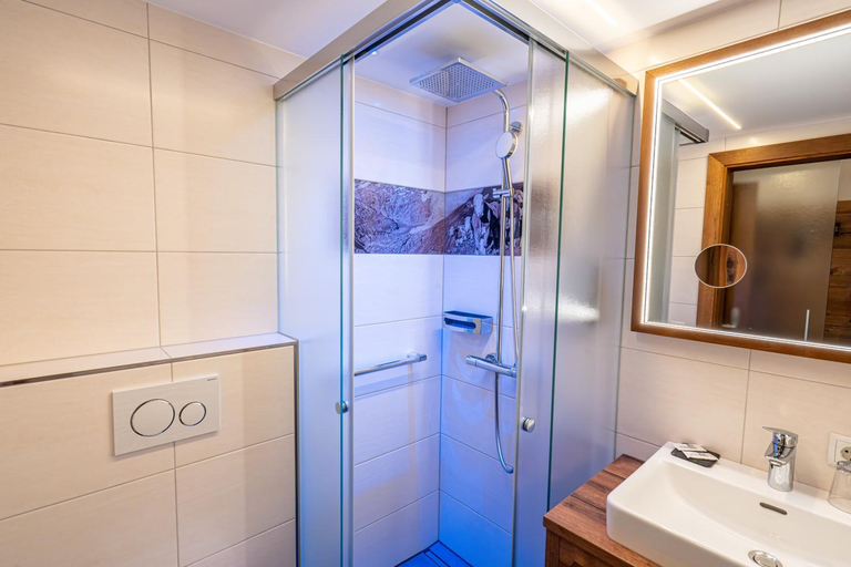 Bathroom, Hotel Kirchbichlhof, Schwaz