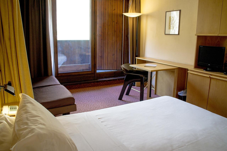 Bedroom 5, Hotel Les Jumeaux Courmayeur, Aosta