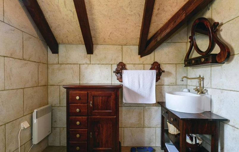 Bathroom, Imanje Tomasic, Kravarsko