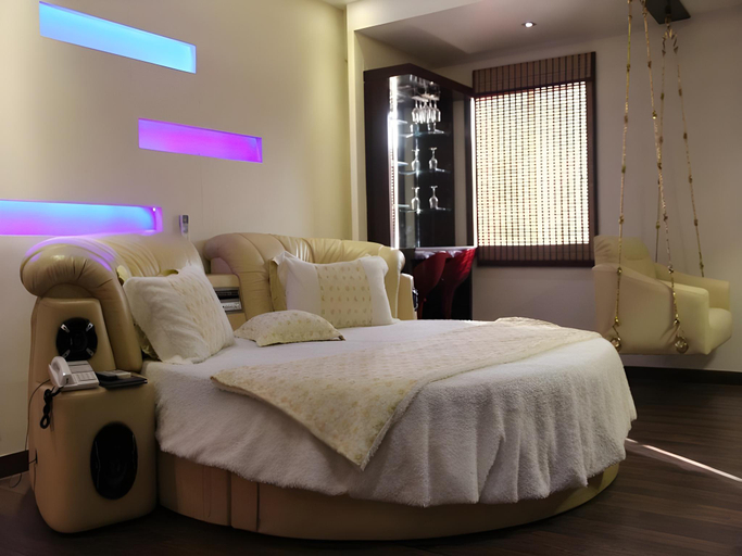 Bedroom 3, New Orange Tree Intercity Hotel, Delhi