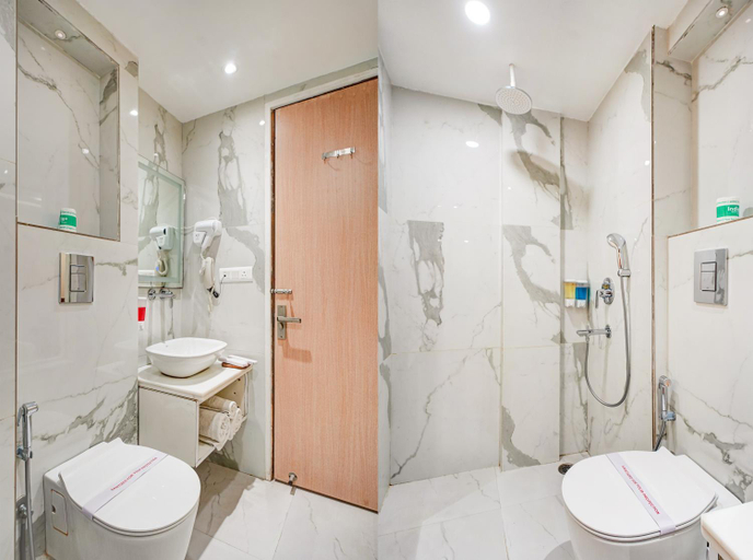 Bathroom 4, Hotel Sonu Dx, Delhi