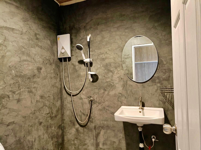 Bathroom, Naikhao Cafe and Resort, Ban Na