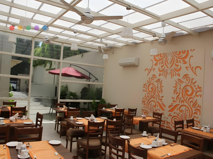 Food & Drinks 5, Hotel LaSagrita Sunder Nagar, Delhi
