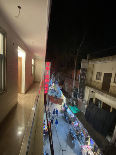 Others 3, Triom hotel, Delhi