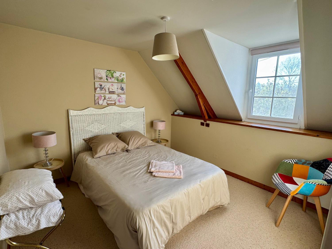 Bedroom 2, Chambre de Ninon - Le Refuge des Parachutistes - en bordure du marais, Manche