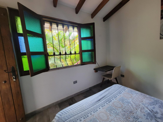 Bedroom 4, Beautiful Double Room, Private Bathroom, Garden, Santiago de Cali