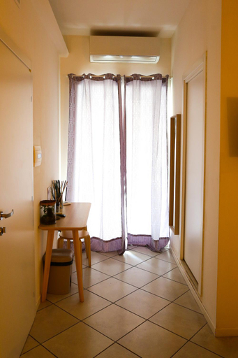Others 3, Domus Zapata, Napoli
