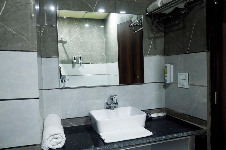 Bathroom 4, SHREE JEE HOTEL, Faridabad