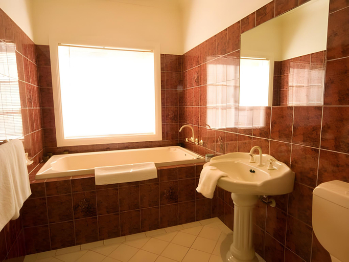 Bathroom 3, Chalets Lumineux, Alpine - East