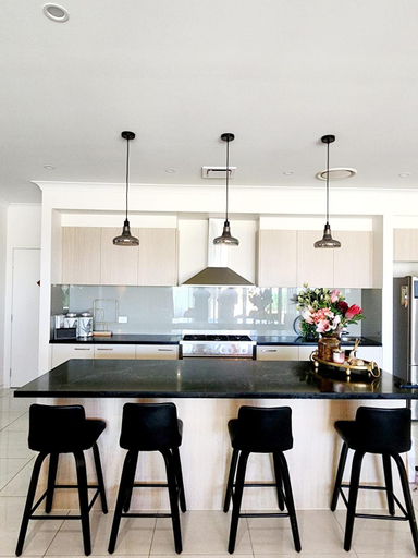 Others 2, Modern Luxe Retreat Brisbane, Pallara-Heathwood-Larapinta