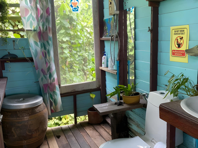 Bathroom 2, Baan GoLite Ko Kret, Pak Kret