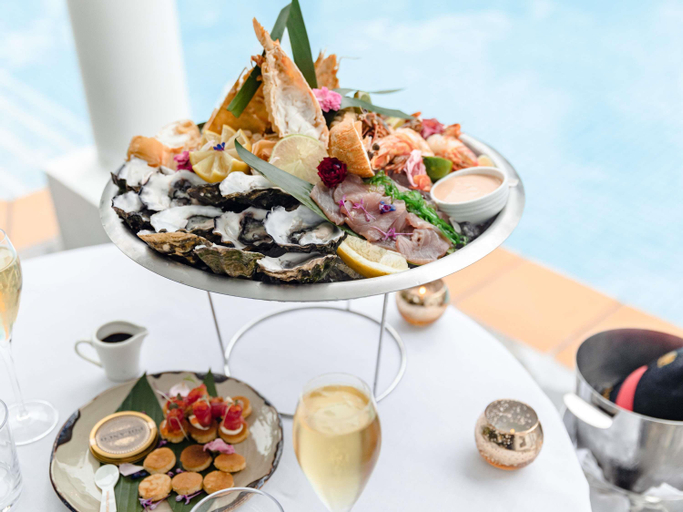 Food & Drinks