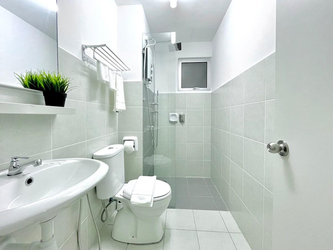 Bathroom 5, Alanis Family Suite @KLIA Sepang, Sepang