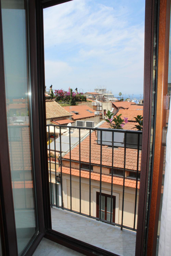 Others 5, Margio House, Napoli